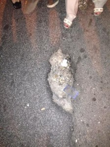 La buca sull'asfalto nei pressi dell'ingresso del Convitto Mario Pagano