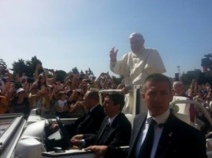 Papa Francesco arrivato al Romagnoli