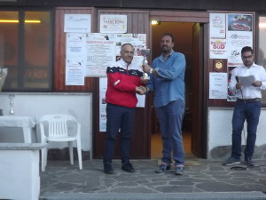 Generoso Perna premiato da Giuseppe Erra