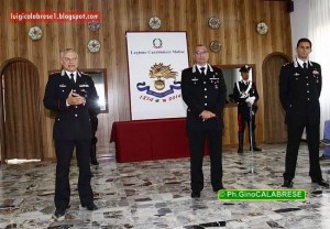 L'incontro alla Caserma 'Frate' (foto tratta dal blog del fotografo Luigi Calabrese)