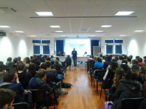 Un incontro nell'aula magna del Liceo Scientifico 'Alberto Romita'