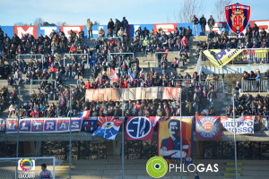 Lo striscione esposto dai tifosi del Campobasso (foto di Riccardo Coccaro, sito ufficiale club)