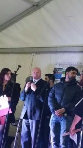 L'intervento nel corso della serata del sindaco Battista, insieme a Mitro