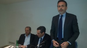 L'ex ministro Tonino Di Pietro, il consigliere regionale Carmelo Parpiglia e il Governatore Paolo Frattura
