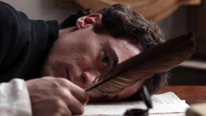 Elio Germano nei panni di Giacomo Leopardi nel film 'Il giovane favoloso'