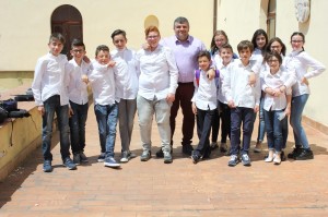 Il professore Vincenzo Cimino con la classe