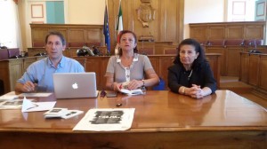 Il vice-sindaco Bibiana Chierchia tra l'assessore alla cultura, Emma de Capoa, e il presidente di 'Thelonious Monk', Gianclaudio Piedimonte