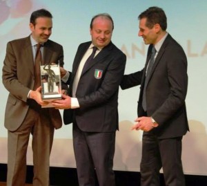 Coach Capobianco premiato da Frattura e Parpiglia alla Festa dello sport molisano