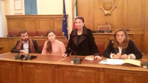 La conferenza stampa a Palazzo San Giorgio: insieme con l'assessore de Capoa, Spirito, Maroncelli e De Gregorio