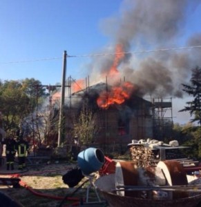 L'incendio divampato a Baranello