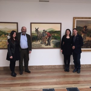 La consegna di “Manovali”, dipinto in acrilico del 1996, consegnato da Maria Di Lallo, Tiziana e Luigi Cerino, moglie e figli del maestro