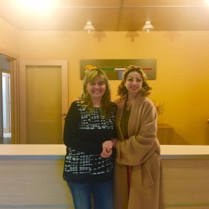 La consigliera regionale Nunzia Lattanzio e la direttrice della 'Casa dei Nonni', Patrizia Pano