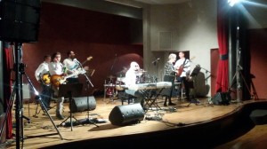 La band 'Effetti Collaterali' durante il concerto all'ex Gil di Campobasso