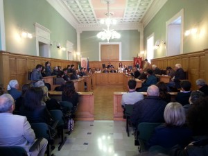 Attraverso la borsa di studio, l’amministrazione comunale intende offrire l’opportunità a un giovane studente diplomato all’istituto riccese di sostenere le spese economiche legate alla propria formazione universitaria La presentazione della borsa di studio Tommaso Di Domenico