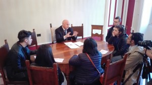 Il sindaco Battista e gli studenti del Liceo Scientifico del Convitto 'Mario Pagano'