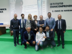 La foto di gruppo con i relatori dopo la presentazione del libro