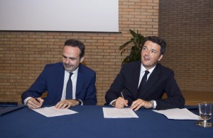 La firma del Patto per il Molise: il premier Renzi e il governatore Frattura