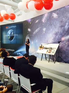 simona-correra-sul-palco