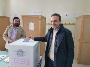 Il governatore Frattura ha votato alle ore 12,15 alla sezione 1 di Campobasso