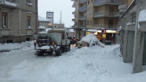 Raccolta rifiuti tra via Conte Rosso e via Principe di Piemonte a Campobasso domenica 8 gennaio 2017