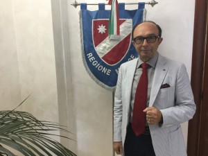 Il presidente del Consiglio regionale, Vincenzo Cotugno