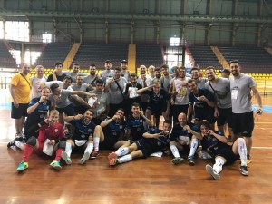 Il Cus Molise campione d'Italia di futsal, insieme al team di pallacanestro