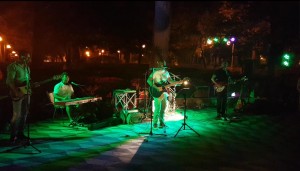 La band 'The Cavern' in Villa 'de Capoa'