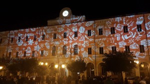 Palazzo San Giorgio col gioco di luci per il Natale 2017 e il Capodanno 2018