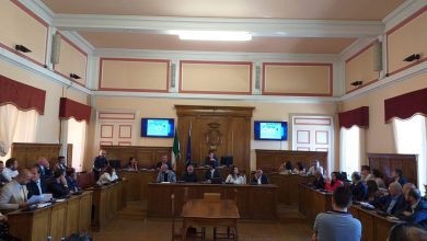 Photo of Il Consiglio comunale di Campobasso conferisce la cittadinanza onoraria alla Segre e a Terracina. A Giovanni Tucci e Michele Montagano la cittadinanza benemerita